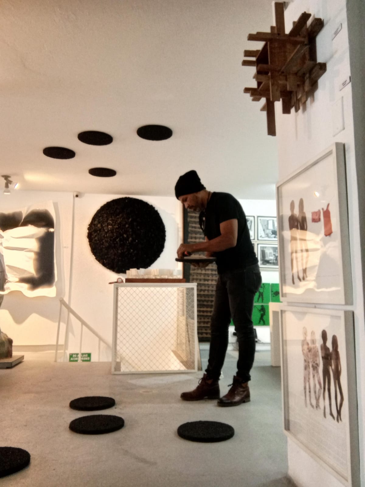 Black Hole - Alejandro Castaño Collection